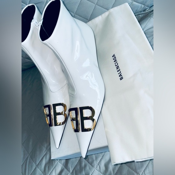 HOT! Brand New Balenciaga ankle boots patent leather with gold BB logo - Picture 3 of 7